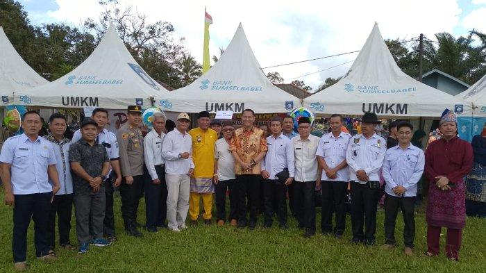 Acara Tradisi Dodol Bergema Desa Penyampak Dipuji Para Kades di Bangka Barat